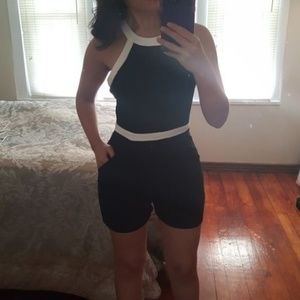 RELISTING: Chic and flattering Bisou Bisou romper